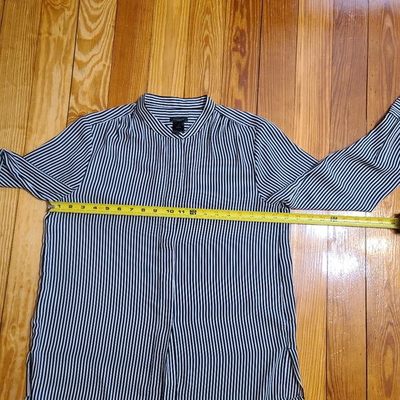 🦋Sale🦋4/$25Ann Taylor Factory Button Down Blouse - Picture 9 of 12
